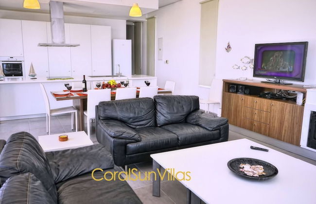 Blue - Beach Front Spectacular Villa Sleeps 10 - Foto 19