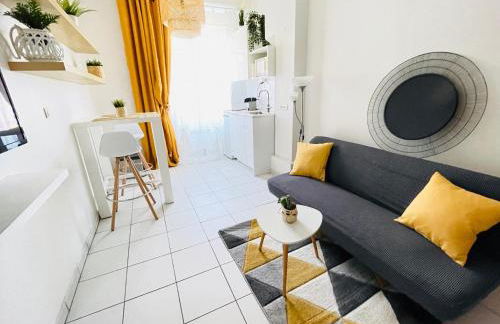 STUDIO VAISE 1 DANS 69009 LYON - Photo 1