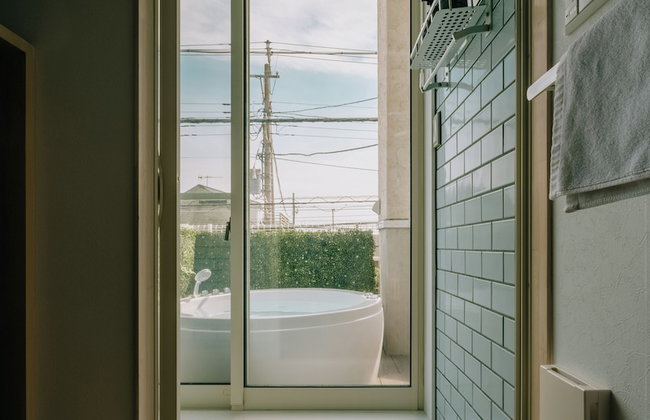 Casablanca Pool House - Photo 17