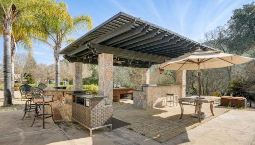 Pool, Peacocks and Views! Lavish Retreat in Gilroy - Foto 2