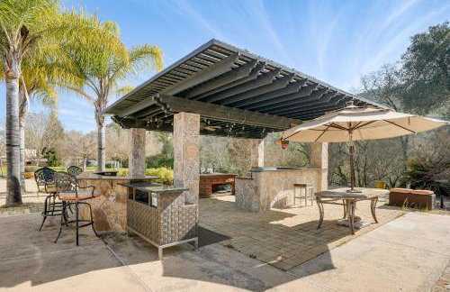 Pool, Peacocks and Views! Lavish Retreat in Gilroy - Foto 2