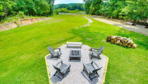 Riverfront Royal Home with Hot Tub and Fire Pits! - Foto 2