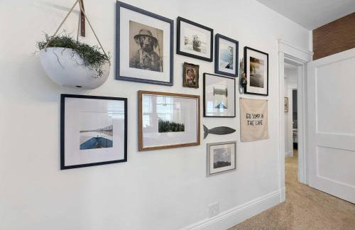 Chic Lakeside Retreat Steps from the Beach - Foto 16