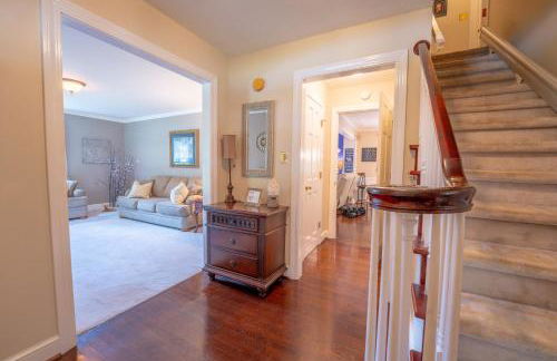 Martinsville Gem - Fireplace, Pets, Near the Park - Foto 10