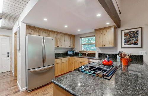 Walk to Golf and Restaurants Serene Twain Harte Gem - Photo 8