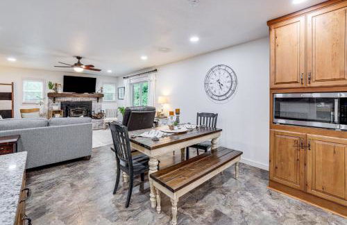 Beaver Lake Getaway with 2 Decks, Grill, and Views! - Foto 10