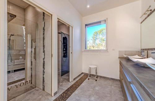 La Villa des Légendes - Spa & Swimming Pool - Foto 14