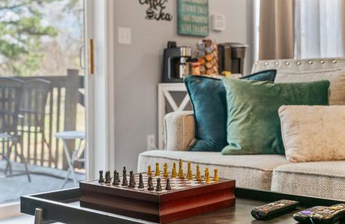 Emerald Lakes Poconos Retreat Game Room, Firepit & Sleeps 10 - Foto 11