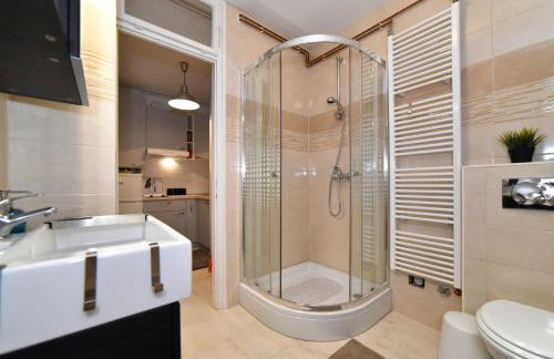 Block Apartment Upper Town - Photo 13