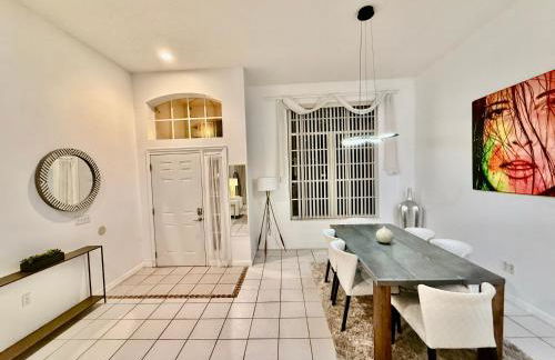 Grand Luxury 4BR Pool Home Near Disney Parks - Foto 8