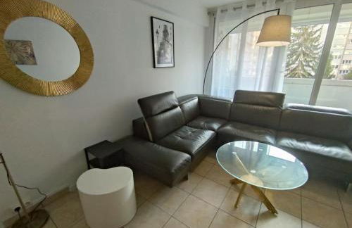 5 mn, 450m walk Metro La Defense, 3 bedrooms, Parking - Foto 19