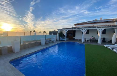 Villa de Lujo cerca del mar y piscina climatizada - Foto 2