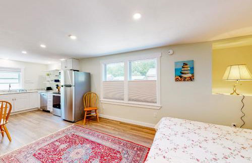 Shorebreeze Inn - Photo 25