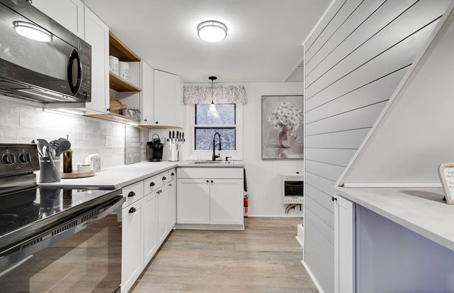 Little Gray Cabin 2 Bedroom Home by RedAwning - Foto 13