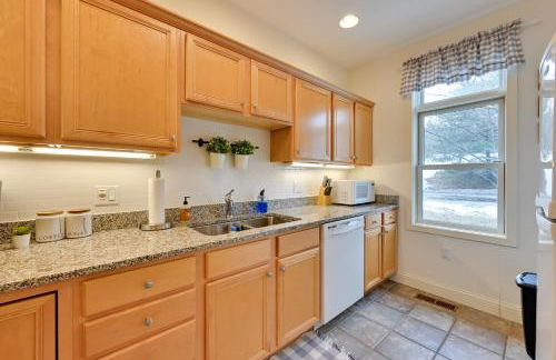 Bright Condo with Community Perks Near Ski Quechee! - Foto 6