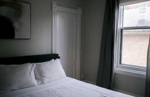 Top 1 Rated 4BR Lincoln Park House - King Bed - Photo 28