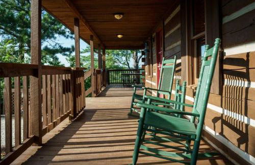 Cliffside Family Retreat with View - Foto 8