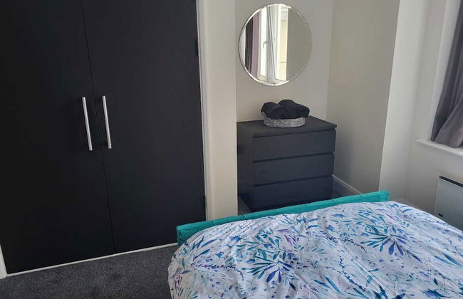 Stunning 3-bed Apartment in Heart of Cardiff Bay - Foto 5