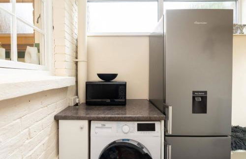 Quaint 3 bed Cottage in central Dorking with parking - Foto 34