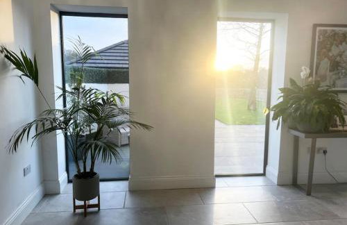 Manchester Luxury Country House Close To The City With Hot Tub & BBQ Fire Pit. - Foto 31