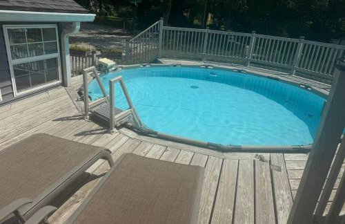 Downtown Whitestown with King Suite and Pool - Foto 21