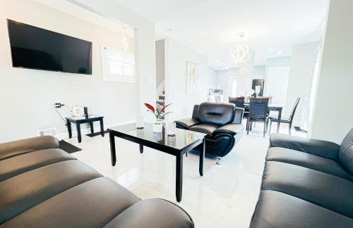 2 Homes, 1 Stay-7BR Niagara Falls Compound - Foto 20