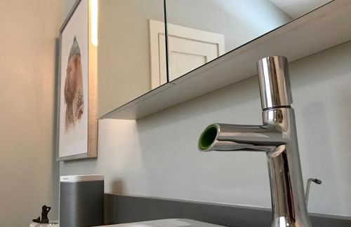 Modern Cottage with Peeks of Ocean Views - Foto 33