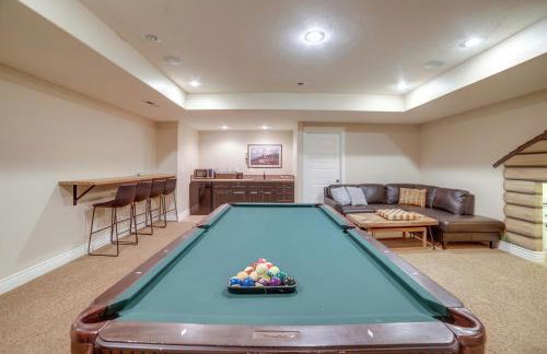Rigby Gem with Hot Tub Theater Game Room Grill - Foto 5
