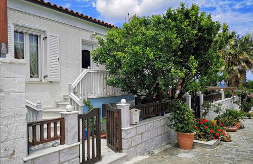 By the sea - Foto 16