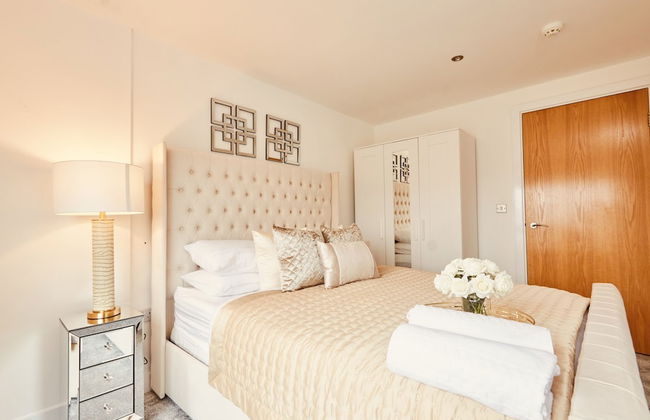 Deluxe City Apt, River Canal View& Free Parking! - Foto 5