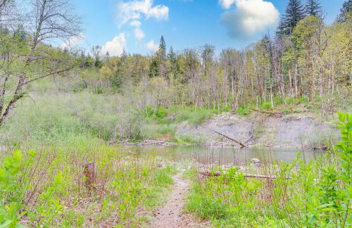 Riverfront Skykomish Cabin with Private Hot Tub! - Foto 25