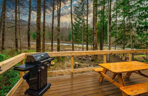 Brightwood Riverfront Getaway - Photo 39