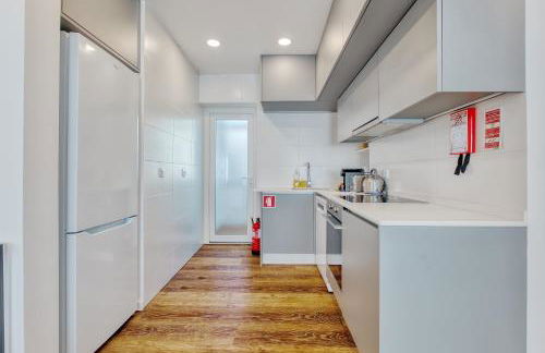 Vita Portucale ! Almada Chic Design 3BR - Foto 20