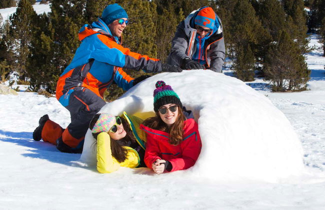 Construction d’un igloo à Grandvalira - Photo 2