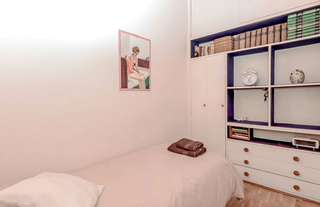 2 bedroom Apartment in Barcelona - Photo 14