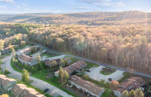 3BR Ski Resort Townhome-Sleeps 7 - Foto 27