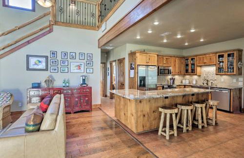 Riverfront Blanco Home with Shaded Porch and Hot Tub - Foto 7