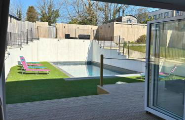 Charmandene - Luxury 5 Bed with Pool and Gated Parking - Foto 5