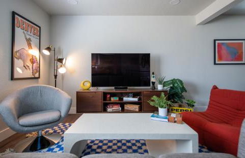 The Yellow Door Denver - Mid Century Design & Comfort - Foto 30