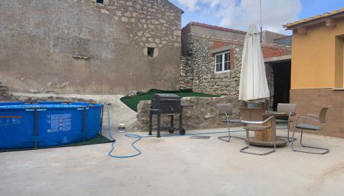 Agradable casa con chimenea y patio totalmente privado - Foto 3