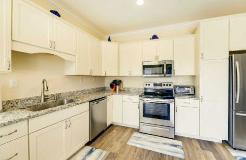 Emerald Isle Vacation Home Walk to Beach! - Foto 9