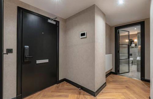 Near Transport - Fireplace - WiFi - Sleeps 2 - Foto 6