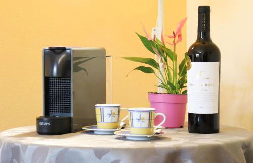 VILLA EBER - independent 1 & 2 bedroom apartments, pool, air con, fast Wi-Fi, near old town of Albufeira and beaches - Foto 8