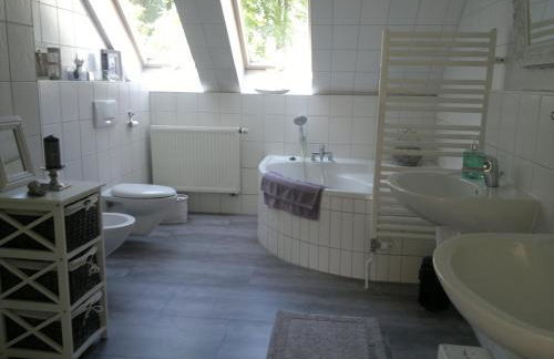 Inspektorenhaus am Jagdschloss mit Meerblick - Photo 18