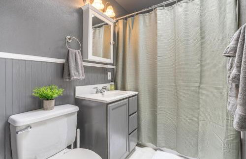 1 Mi to UO Campus - Family Home with Pool Table! - Photo 15