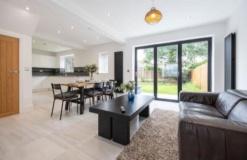 The Wilmslow House Free Parking - Close to Airport - Foto 10