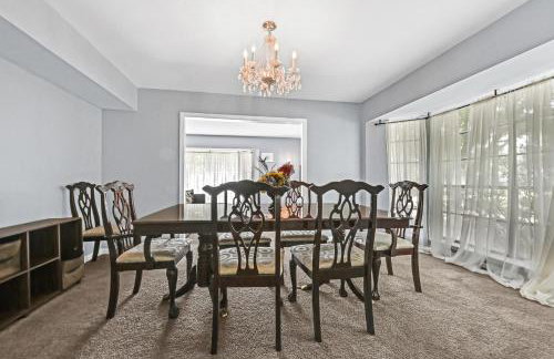 Home for summer with pool, pool table, outdoor kitchen,patio and balcony - Foto 14