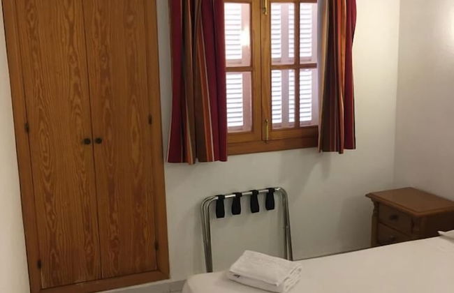 Sol y Mar Apartments - Photo 10