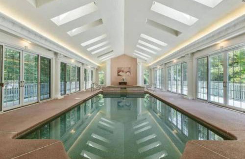 5 Bedrooms Indoor Pool Huge Yard - Foto 9