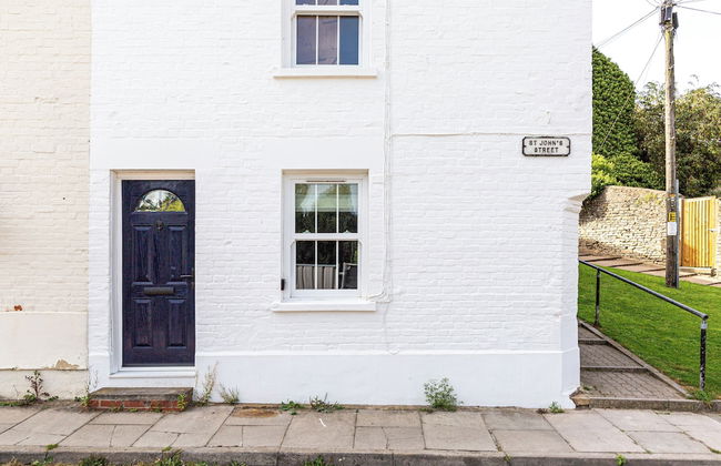 Stunning 2BD in the Heart of Malmesbury - Photo 40